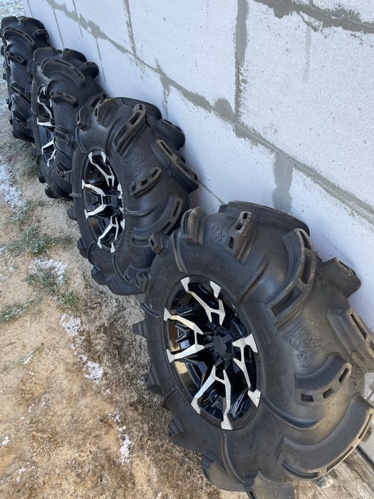 Продам резину з дисками на квадроцикл Brp R14