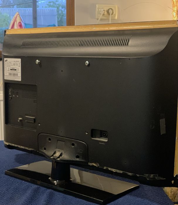 Продам телевізор Samsung UE32EH4003, 32