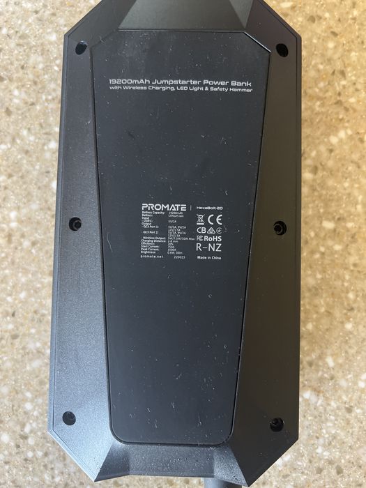 Мобільний пускозарядний пристрій Promate 19200 m/Ah black (hexabolt-20.black) HexaBolt-20 19200 mAh 1500A Jump Star