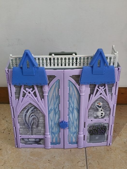 Casa da Frozen como nova