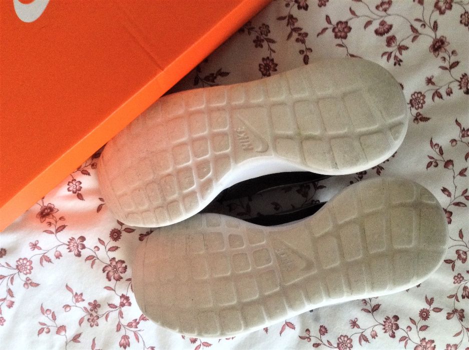 Sapatilhas NIKE rosheone pretas