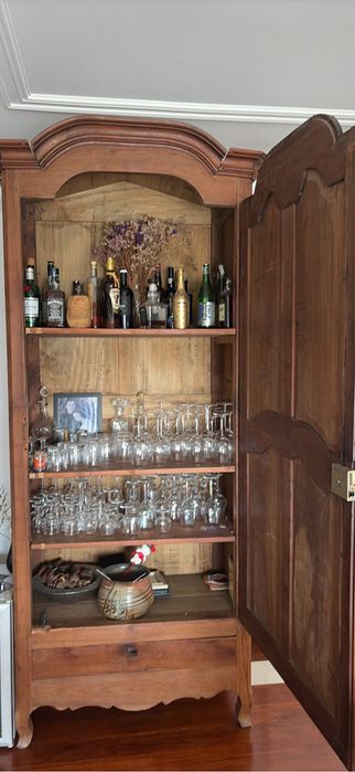Armário Antigo estilo Provençal Francês, sec XIX / Peça Unica! Perfeito para decoração, pode ser usado como bar ou para guardar louças