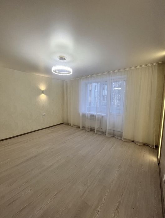 Продаж 1 кімнатної квартири з сучасним ремонтом. Р-н 13 школа Дендропарк. Є відео