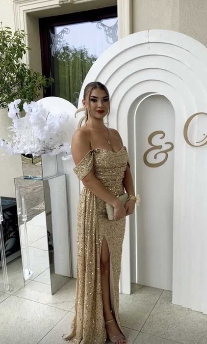 Плаття нове в паєтках