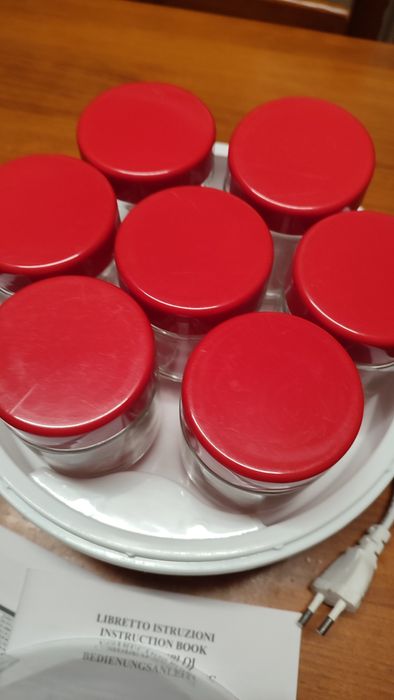 Iogurteira bimar com sete copos de vidro