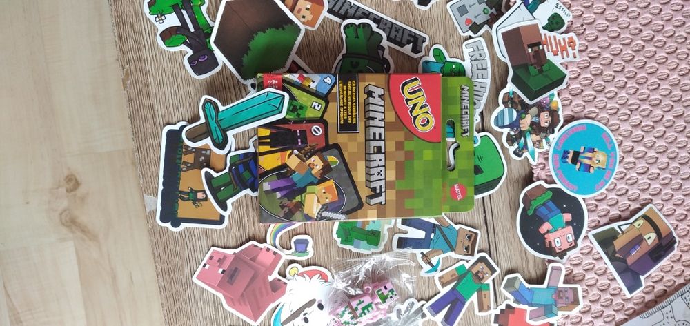 Zestaw Minecraft UNO i gratis ludzik lego