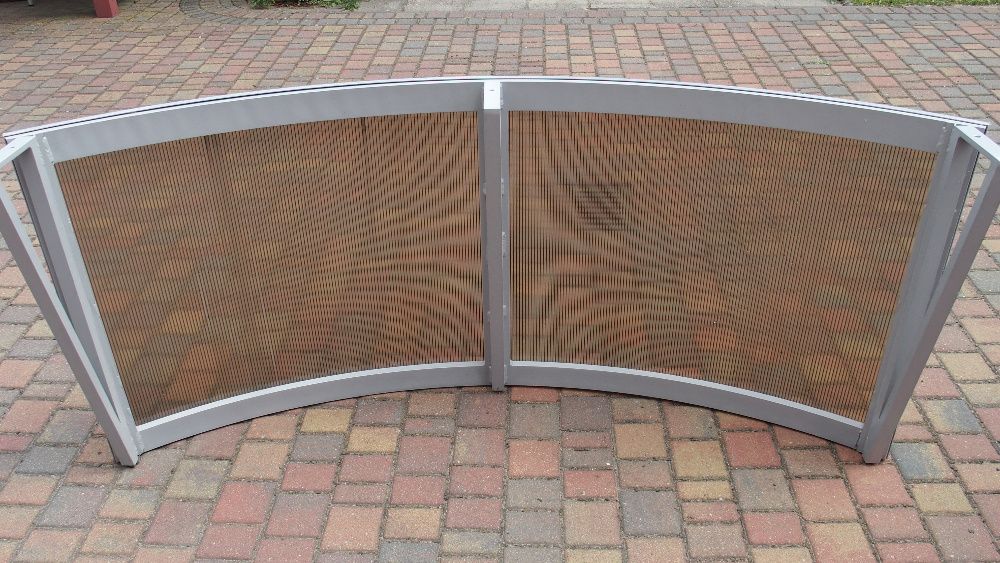 Zadaszenie nad drzwi