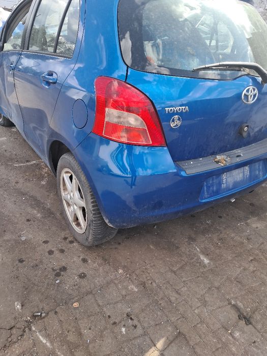 Lampa tył toyota Yaris 2