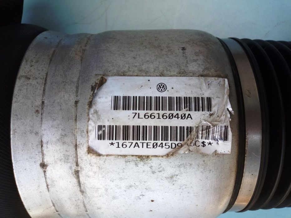 Пневмостойка передняя правая Volkswagen Touareg пневмо стойка права