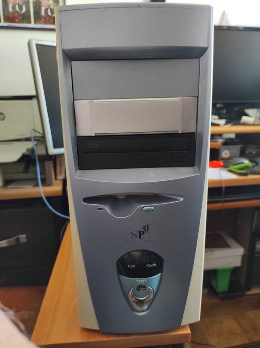 Komputer PC Tower; MB GigaByte; Athlon Dual Core 5050E; 8GB RAM; SSD120GB; DVD; Klawiatura; Mysz; Monitor