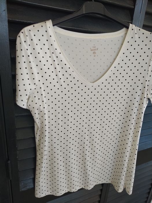 Blusa Branca com Bolinhas Pretas (Padrão Polka Dot) – Estilo Casual Elegante - C&A - Tamanho M
