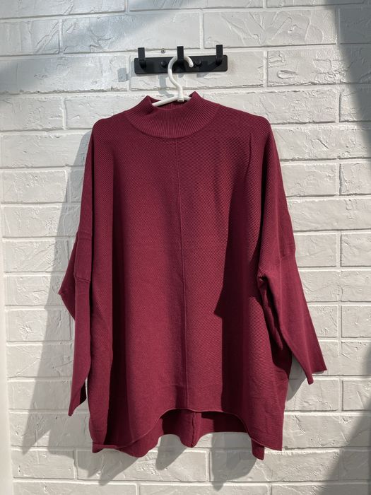 Жіночий подовжений светр-туніка