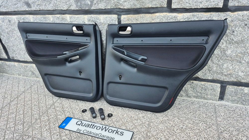 AUDI A4 B5(8D)-Quartelas/Forras Portas traseiras PRETAS ESTOFADAS NOVO