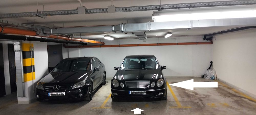 Szerokie miejsce garażowe (Warszawa Bemowo) - tuż obok stacji metra