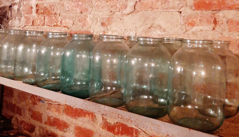 Банки б/у стекло 3л, 0,92л, 0,72л, 0,25л.