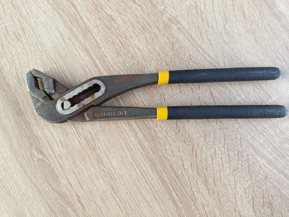 Szczypce nastawne Probuilder DIN 8976