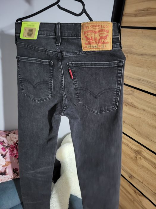 Nowe Orginalne Jeeans / Jeeansy ( Levis ( Rozmiar 28 )