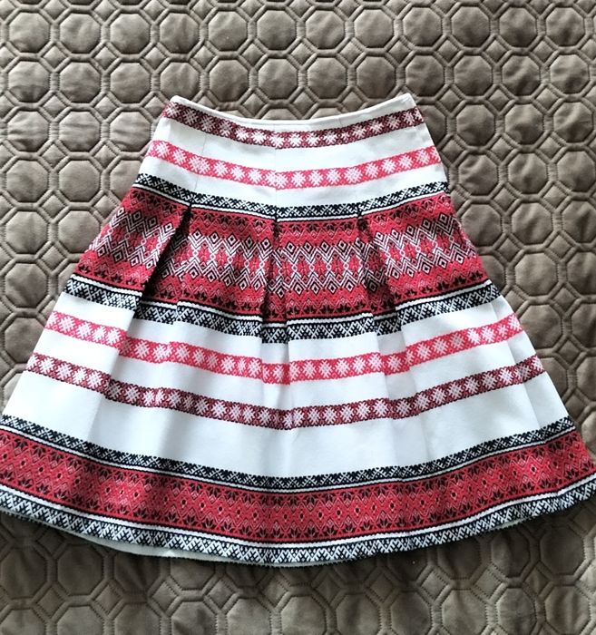 Вишита спідниця для дівчинки