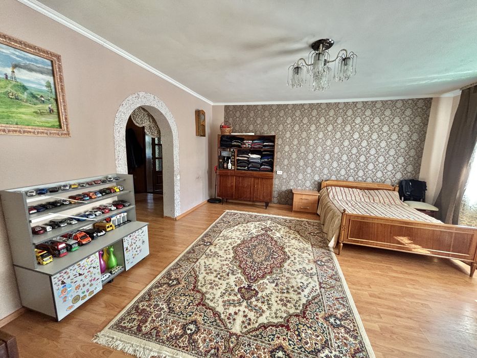 Продається будинок 110м.кв. Ділянка 9 соток. Тисменичани. Школа. Садок. Газ. Світло. Вода