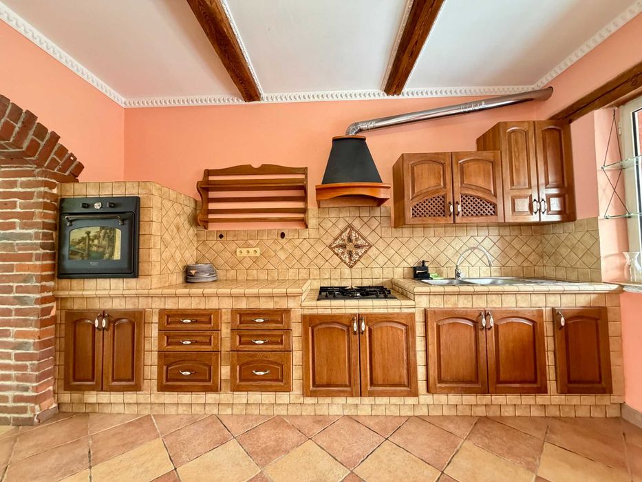 Просторий будинок для великої родини  с. Добряни, вул.Б.Хмельницького