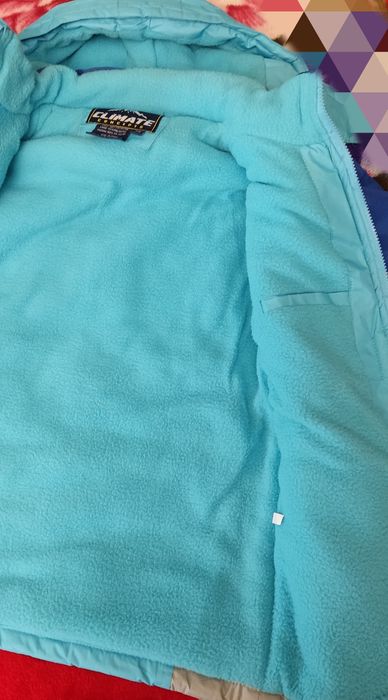 Куртка нова, осінь-весна.