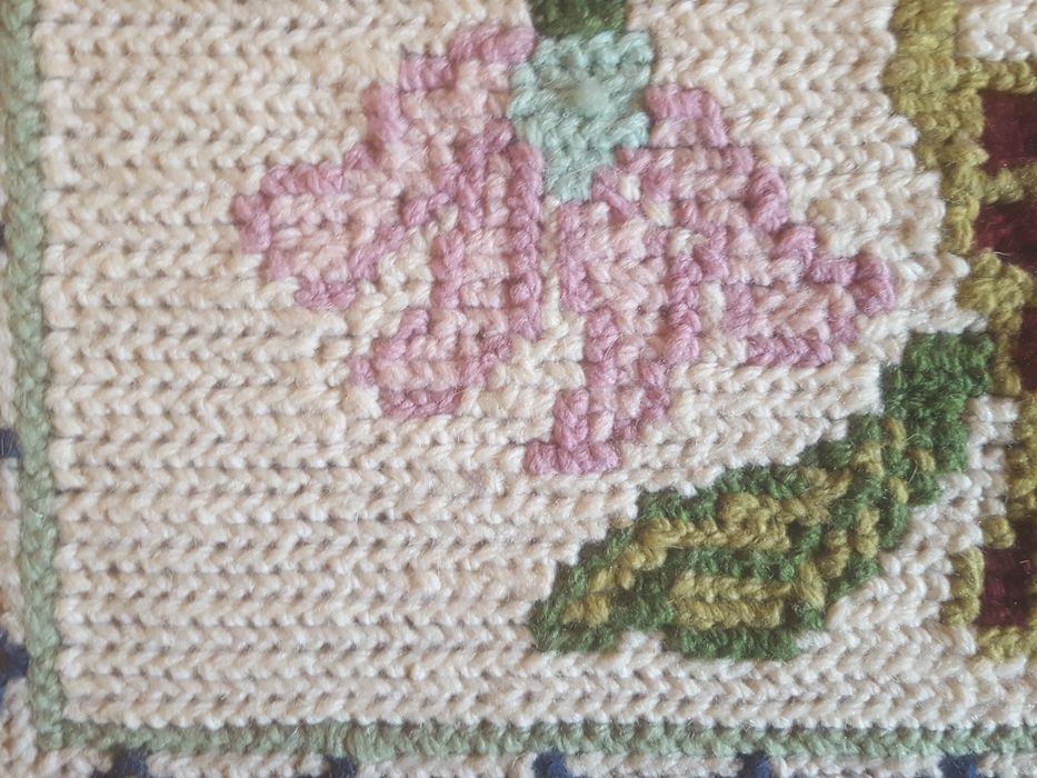 Quadro  em tapeçaria  feito  á  mão