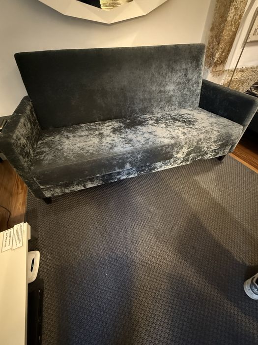 Sofá cinza com costas rebatíveis - excelente estado