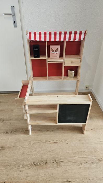 Stragan market S.bardzo dobry sklep