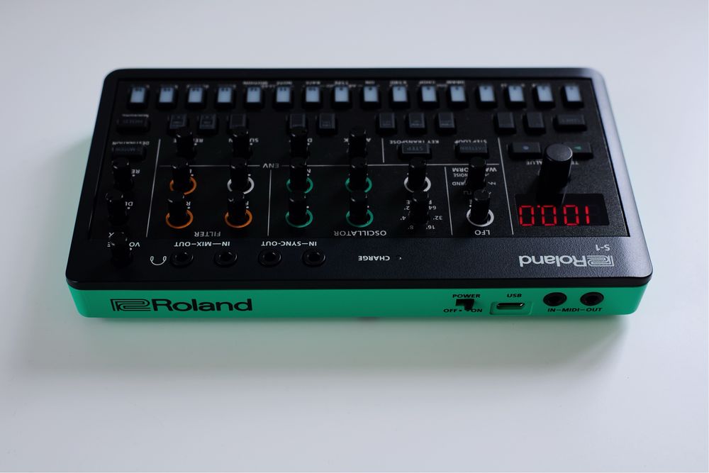 Roland S-1 Tweak Synth - Like New (Warranty until Oct 2027)