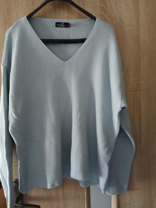 Sweterek damski nietoperz