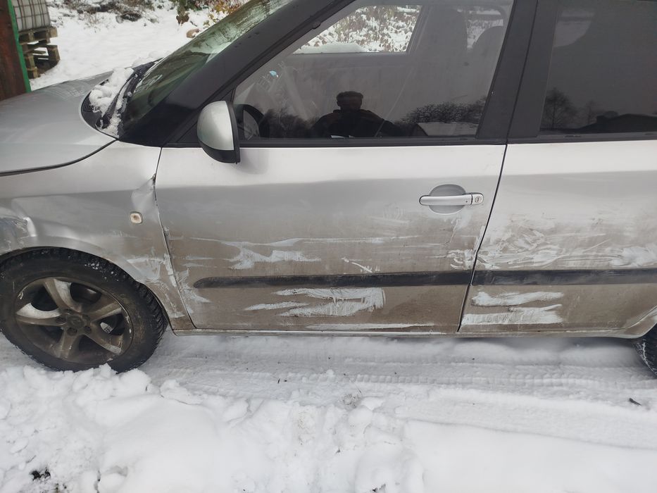 Sprzedam uszkodzoną Skode Fabie