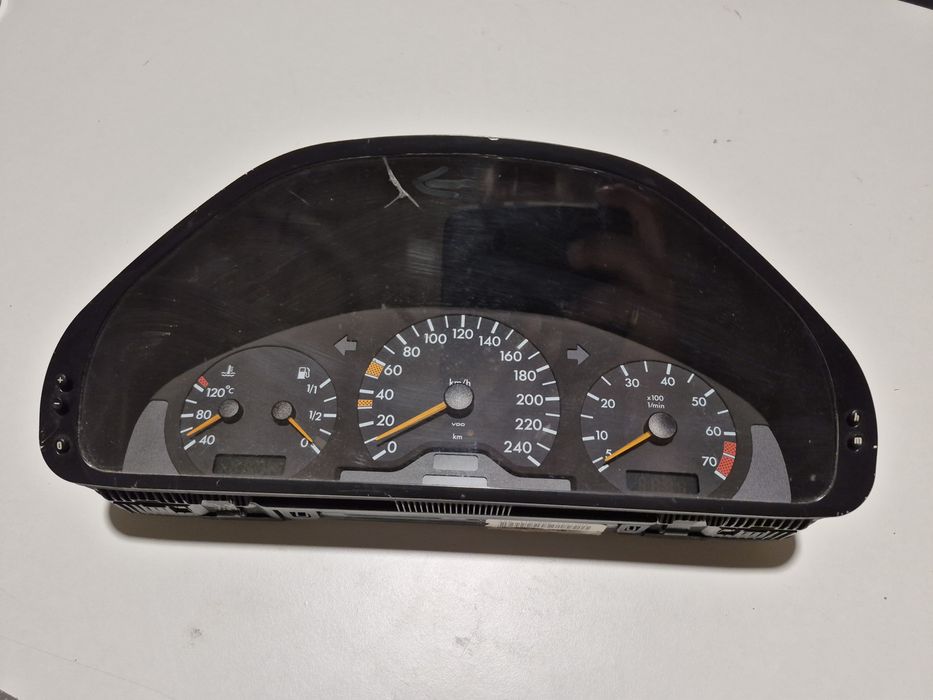 Licznik Zegar Mercedes CW202 2.0 16v  8700.1320