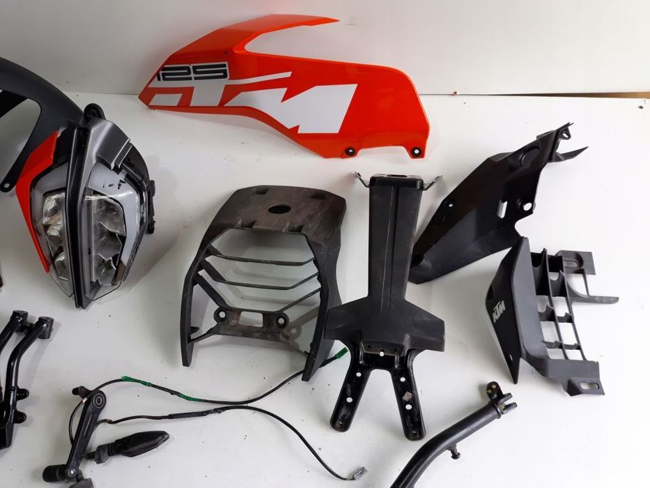 ktm 125 duke lampa błotnik owiewka części kierunki