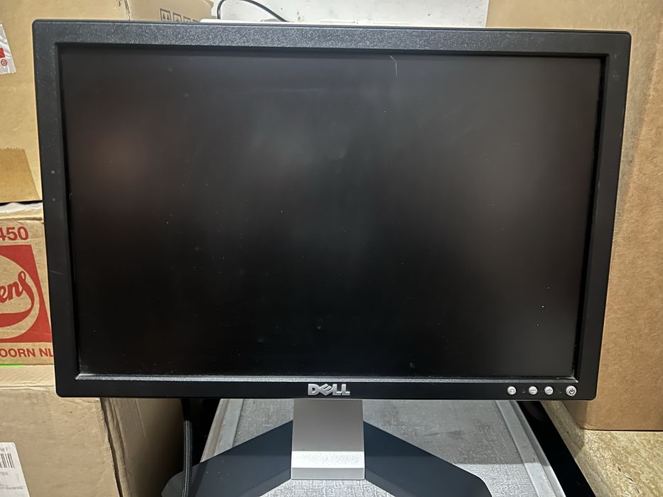 Monitor Dell LCD.
