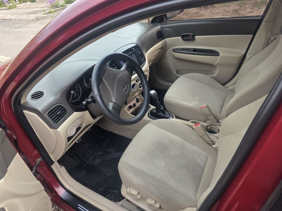 Продам HYUNDAI ACCENT газ-бензин. 2007год. Возможен обмен.
