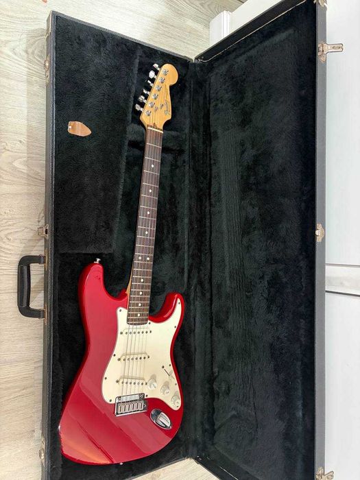 Guitarra Fender Stratocaster USA - Standard