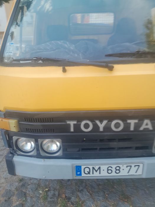 Toyota dyna caixa aberta