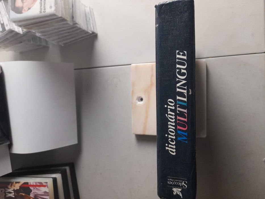 Livro - dicionário multilingue