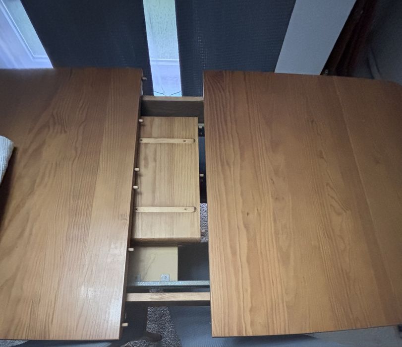 Mesa de sala extensivel em madeira maciça