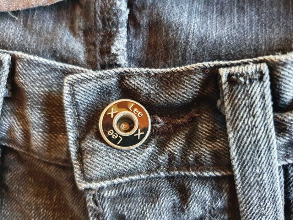 Calções de ganga marca Lee, modelo X-Line KNOX, nº 42 (W32)