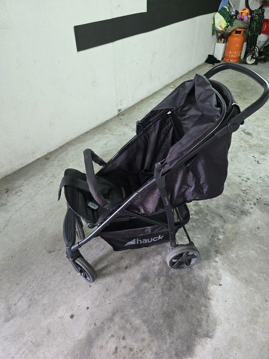 Carrinho de Bebé Hauck Rapid 4 (Preto) – Excelente Estado