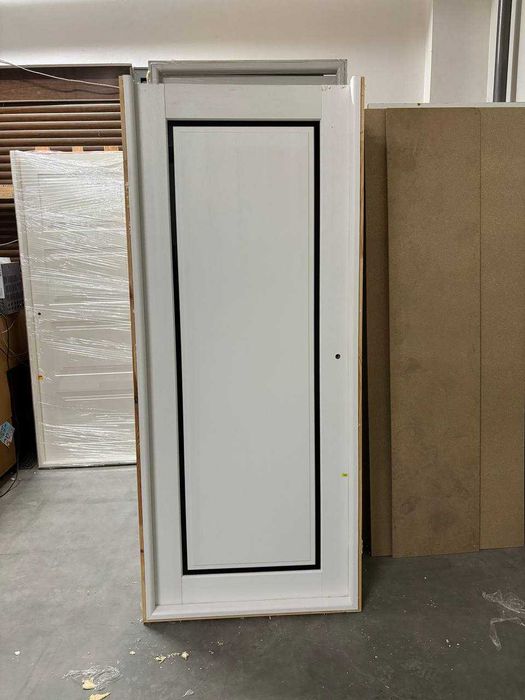 Розпродаж міжкімнатних дверей