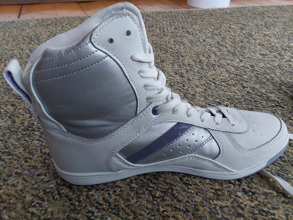 Buty białe  Diverse