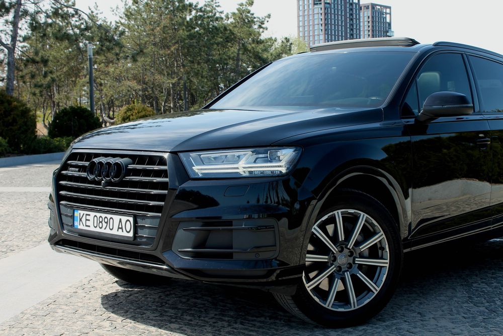 Продам автомобіль Audi Q7 2019 року
