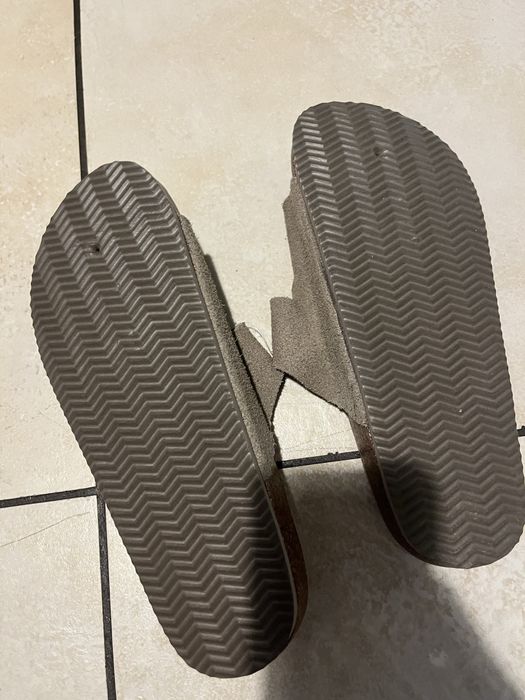 Klapki skórzane na korkowej podeszwie
