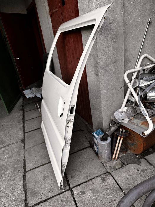 Дверь боковая правая сдвижная toyota hiace