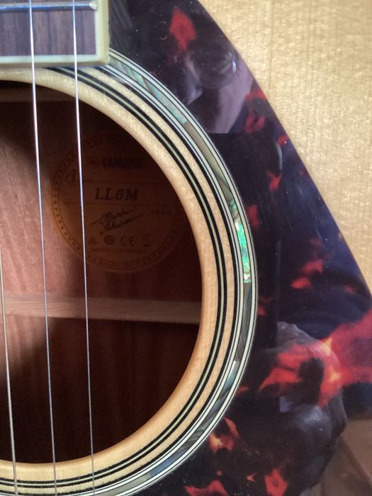 Guitarras yamaha électroacoustique