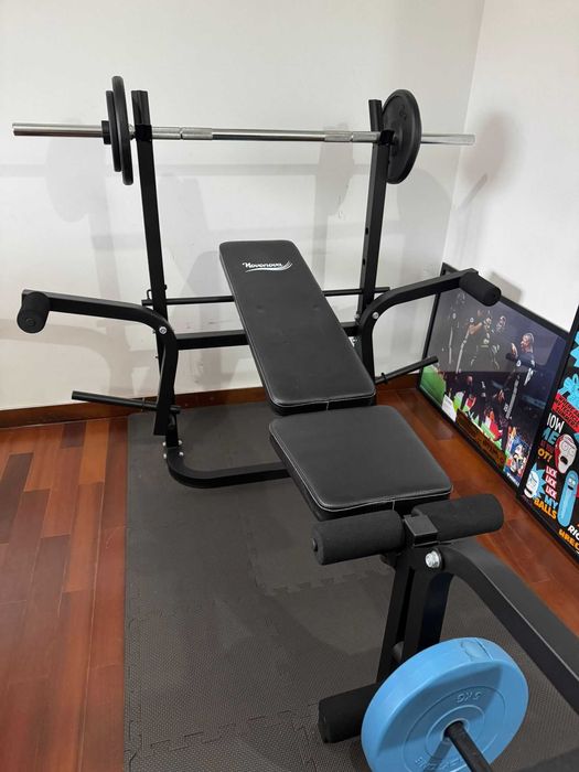 Banco supino com pesos