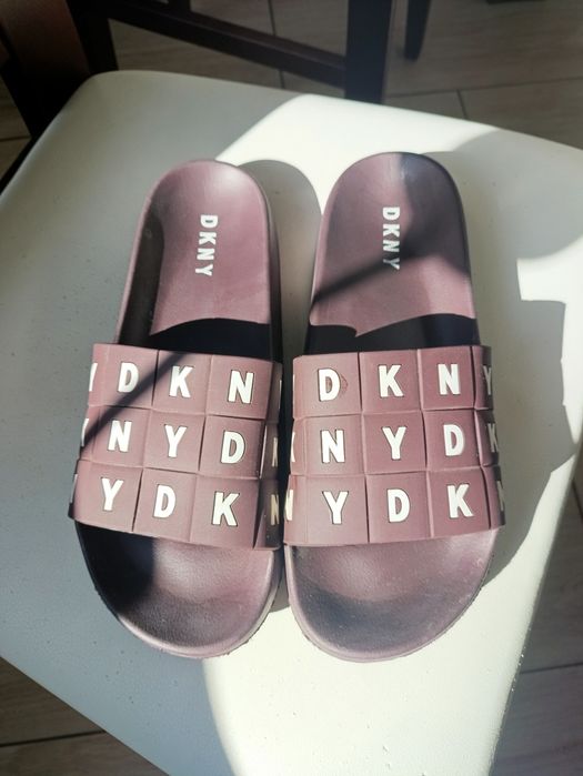 Klapki DKNY rozmiar 39