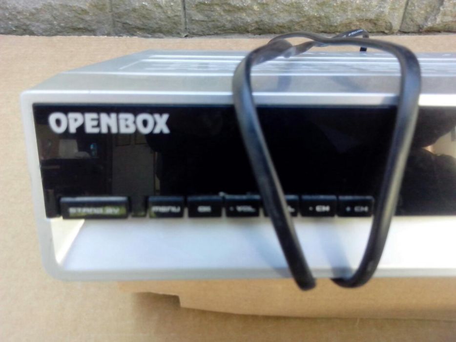 Спутниковый тюнер "Оpenbox х-800"